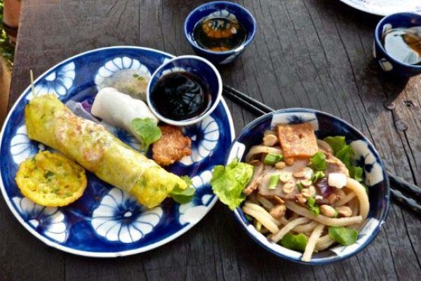 A sample street food day in Hoi An